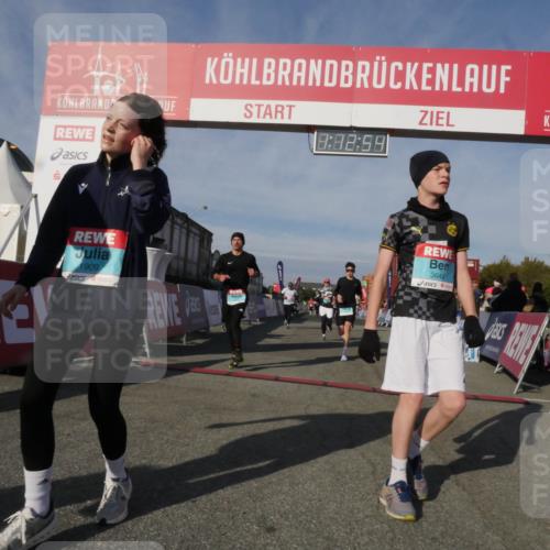 03.10.2025 - Köhlbrandbrückenlauf Matties Gatica Varas http://msf.ph/oto/9168038 03.10.2025 10:12:55 Ziel 1387, 1392, 1469, 1491, 1535, 1877, 1933, 2799, 3075, 3381, 3648, 3680 meine-sportfotos.de