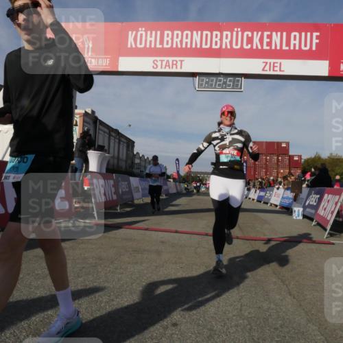 03.10.2025 - Köhlbrandbrückenlauf Matties Gatica Varas http://msf.ph/oto/9168045 03.10.2025 10:12:59 Ziel 1331, 1387, 1469, 1491, 1632, 1685, 2006, 2799, 3075, 3381, 3395, 3615, 3648, 3680, 3723 meine-sportfotos.de