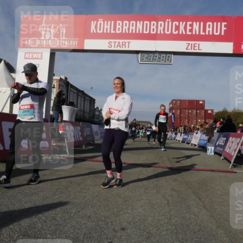 03.10.2025 - Köhlbrandbrückenlauf Matties Gatica Varas http://msf.ph/oto/9168051 03.10.2025 10:13:02 Ziel 1015, 1331, 1469, 1521, 1632, 1685, 2006, 2799, 3075, 3166, 3381, 3395, 3549, 3550, 3615, 3648, 3680, 3723 meine-sportfotos.de