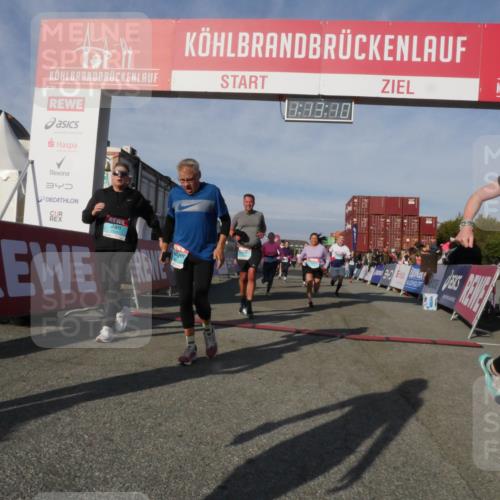 03.10.2025 - Köhlbrandbrückenlauf Matties Gatica Varas http://msf.ph/oto/9168072 03.10.2025 10:13:12 Ziel 1015, 1327, 1470, 1521, 1603, 2686, 3146, 3157, 3166, 3197, 3375, 3549, 3550, 3691, 3798 meine-sportfotos.de