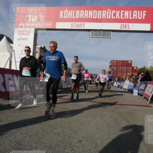 03.10.2025 - Köhlbrandbrückenlauf Matties Gatica Varas http://msf.ph/oto/9168073 03.10.2025 10:13:12 Ziel 1015, 1327, 1470, 1521, 1603, 2686, 3146, 3157, 3166, 3197, 3375, 3549, 3550, 3691, 3798 meine-sportfotos.de