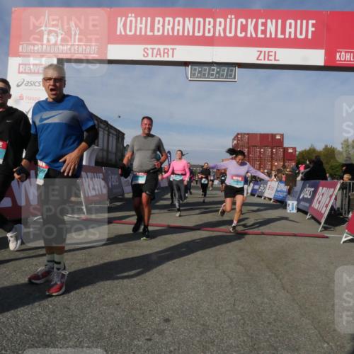 03.10.2025 - Köhlbrandbrückenlauf Matties Gatica Varas http://msf.ph/oto/9168074 03.10.2025 10:13:13 Ziel 1327, 1470, 1521, 1603, 2686, 3146, 3157, 3166, 3186, 3197, 3375, 3549, 3550, 3691, 3798 meine-sportfotos.de