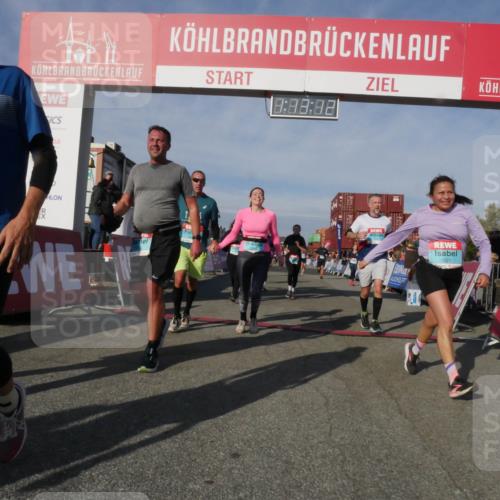 03.10.2025 - Köhlbrandbrückenlauf Matties Gatica Varas http://msf.ph/oto/9168076 03.10.2025 10:13:14 Ziel 1327, 1388, 1470, 1603, 2686, 3146, 3157, 3166, 3186, 3197, 3375, 3691, 3798 meine-sportfotos.de