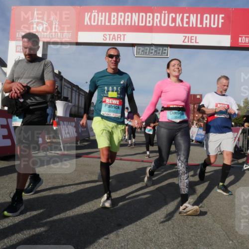03.10.2025 - Köhlbrandbrückenlauf Matties Gatica Varas http://msf.ph/oto/9168078 03.10.2025 10:13:15 Ziel 1327, 1388, 1470, 1603, 2686, 3146, 3157, 3186, 3197, 3375, 3601, 3691, 3798 meine-sportfotos.de