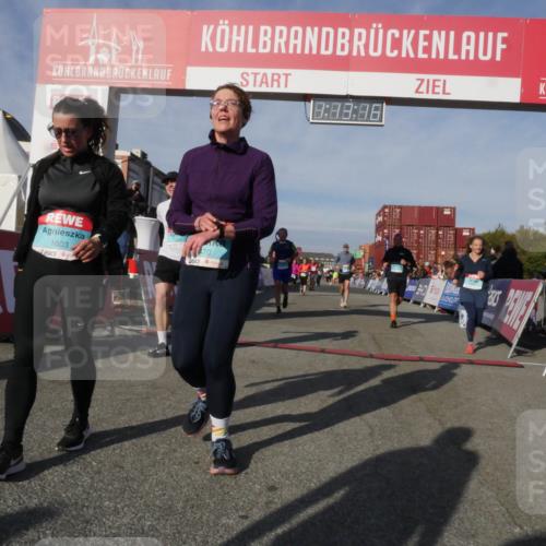 03.10.2025 - Köhlbrandbrückenlauf Matties Gatica Varas http://msf.ph/oto/9168084 03.10.2025 10:13:18 Ziel 1327, 1388, 1621, 3146, 3186, 3197, 3375, 3601, 3691, 3798 meine-sportfotos.de