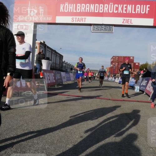 03.10.2025 - Köhlbrandbrückenlauf Matties Gatica Varas http://msf.ph/oto/9168086 03.10.2025 10:13:18 Ziel 1327, 1388, 1621, 3146, 3186, 3197, 3375, 3601, 3691, 3798 meine-sportfotos.de