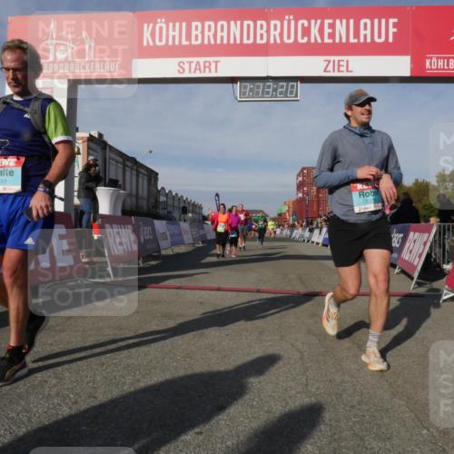 03.10.2025 - Köhlbrandbrückenlauf Matties Gatica Varas http://msf.ph/oto/9168092 03.10.2025 10:13:21 Ziel 1260, 1388, 1621, 2687, 3186, 3197, 3601, 3798 meine-sportfotos.de