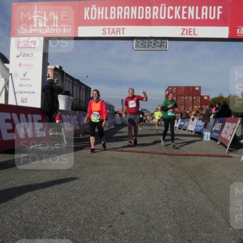 03.10.2025 - Köhlbrandbrückenlauf Matties Gatica Varas http://msf.ph/oto/9168100 03.10.2025 10:13:25 Ziel 1181, 1191, 1227, 1260, 1388, 1621, 2209, 2687, 3186, 3601 meine-sportfotos.de