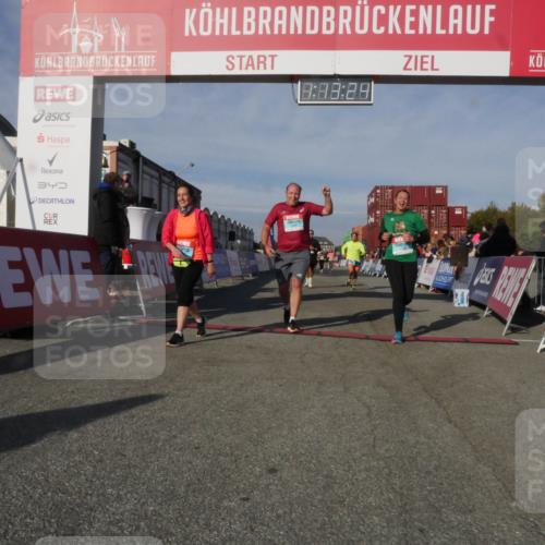03.10.2025 - Köhlbrandbrückenlauf Matties Gatica Varas http://msf.ph/oto/9168101 03.10.2025 10:13:26 Ziel 1181, 1191, 1227, 1260, 1388, 1621, 2209, 2687, 3473, 3601 meine-sportfotos.de