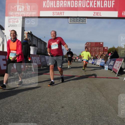 03.10.2025 - Köhlbrandbrückenlauf Matties Gatica Varas http://msf.ph/oto/9168104 03.10.2025 10:13:27 Ziel 1181, 1191, 1227, 1260, 1611, 1621, 2209, 2687, 3473, 3601 meine-sportfotos.de