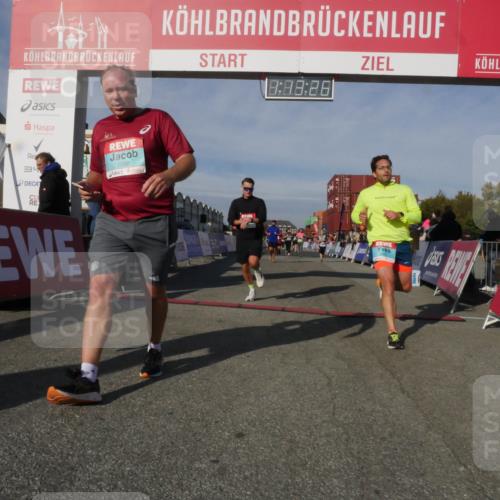 03.10.2025 - Köhlbrandbrückenlauf Matties Gatica Varas http://msf.ph/oto/9168106 03.10.2025 10:13:28 Ziel 1181, 1191, 1227, 1260, 1611, 1621, 2209, 2687, 3371, 3473 meine-sportfotos.de