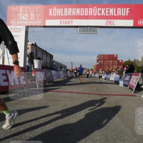 03.10.2025 - Köhlbrandbrückenlauf Matties Gatica Varas http://msf.ph/oto/9168110 03.10.2025 10:13:30 Ziel 1181, 1191, 1227, 1260, 1611, 2209, 2687, 3371, 3473 meine-sportfotos.de