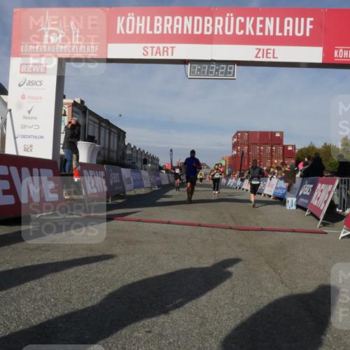 03.10.2025 - Köhlbrandbrückenlauf Matties Gatica Varas http://msf.ph/oto/9168112 03.10.2025 10:13:31 Ziel 1181, 1191, 1227, 1260, 1611, 2209, 2687, 3371, 3473 meine-sportfotos.de