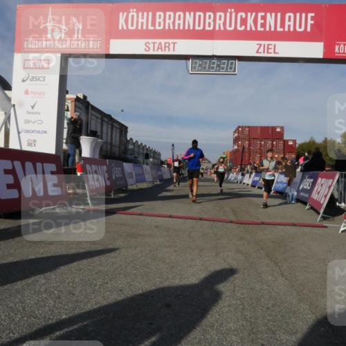 03.10.2025 - Köhlbrandbrückenlauf Matties Gatica Varas http://msf.ph/oto/9168113 03.10.2025 10:13:31 Ziel 1181, 1191, 1227, 1260, 1611, 2209, 2687, 3371, 3473 meine-sportfotos.de