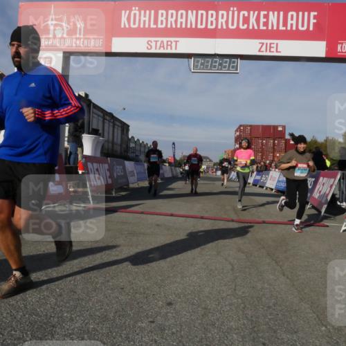 03.10.2025 - Köhlbrandbrückenlauf Matties Gatica Varas http://msf.ph/oto/9168119 03.10.2025 10:13:34 Ziel 1181, 1191, 1227, 1611, 2209, 3371, 3473 meine-sportfotos.de