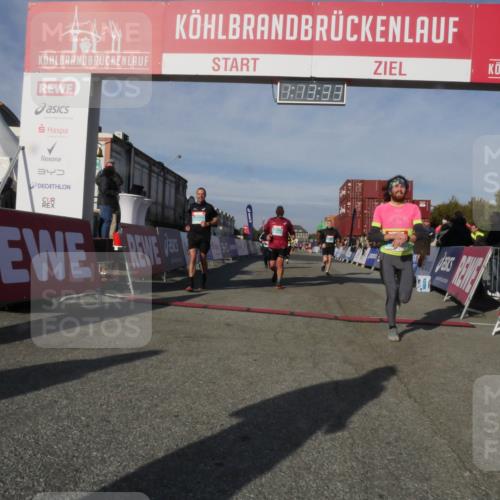 03.10.2025 - Köhlbrandbrückenlauf Matties Gatica Varas http://msf.ph/oto/9168121 03.10.2025 10:13:35 Ziel 1181, 1191, 1611, 1891, 2209, 3371, 3473 meine-sportfotos.de