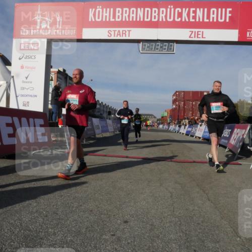 03.10.2025 - Köhlbrandbrückenlauf Matties Gatica Varas http://msf.ph/oto/9168128 03.10.2025 10:13:38 Ziel 1611, 1891, 2110, 3134, 3371, 3473 meine-sportfotos.de