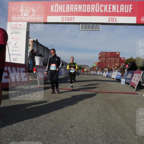 03.10.2025 - Köhlbrandbrückenlauf Matties Gatica Varas http://msf.ph/oto/9168131 03.10.2025 10:13:40 Ziel 1891, 2110, 2144, 2171, 3134, 3371 meine-sportfotos.de