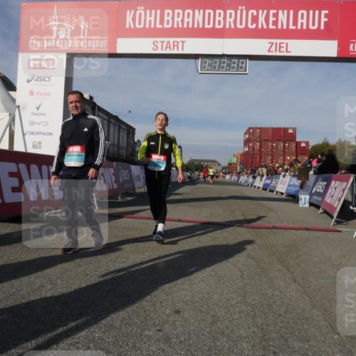 03.10.2025 - Köhlbrandbrückenlauf Matties Gatica Varas http://msf.ph/oto/9168133 03.10.2025 10:13:41 Ziel 1296, 1891, 2110, 2144, 2171, 3134 meine-sportfotos.de