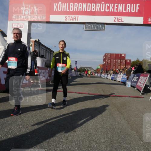 03.10.2025 - Köhlbrandbrückenlauf Matties Gatica Varas http://msf.ph/oto/9168134 03.10.2025 10:13:41 Ziel 1296, 1891, 2110, 2144, 2171, 3134 meine-sportfotos.de