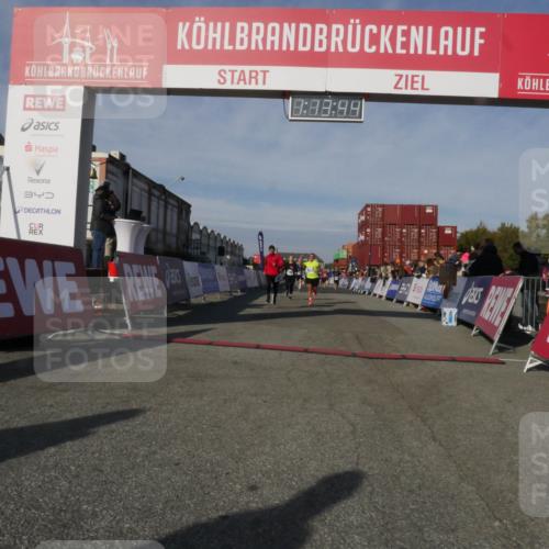 03.10.2025 - Köhlbrandbrückenlauf Matties Gatica Varas http://msf.ph/oto/9168143 03.10.2025 10:13:45 Ziel 1296, 1770, 1891, 2110, 2126, 2144, 2171, 2246, 3057, 3134 meine-sportfotos.de