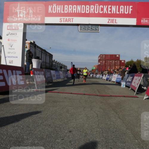 03.10.2025 - Köhlbrandbrückenlauf Matties Gatica Varas http://msf.ph/oto/9168144 03.10.2025 10:13:46 Ziel 1296, 1770, 1891, 2110, 2126, 2144, 2171, 2246, 3057, 3134 meine-sportfotos.de