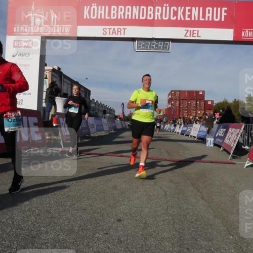 03.10.2025 - Köhlbrandbrückenlauf Matties Gatica Varas http://msf.ph/oto/9168151 03.10.2025 10:13:49 Ziel 1296, 1455, 1642, 1770, 2126, 2144, 2171, 2246, 3028, 3057, 3134 meine-sportfotos.de