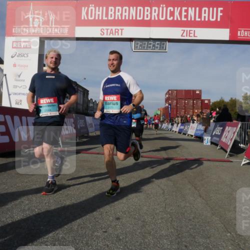 03.10.2025 - Köhlbrandbrückenlauf Matties Gatica Varas http://msf.ph/oto/9168159 03.10.2025 10:13:53 Ziel 1267, 1272, 1296, 1455, 1515, 1627, 1642, 1770, 1848, 2093, 2126, 2246, 3028, 3057, 3244, 3392 meine-sportfotos.de