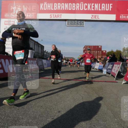 03.10.2025 - Köhlbrandbrückenlauf Matties Gatica Varas http://msf.ph/oto/9168167 03.10.2025 10:13:57 Ziel 1169, 1267, 1272, 1455, 1515, 1627, 1642, 1738, 1770, 1848, 2054, 2093, 2246, 3028, 3126, 3244, 3392 meine-sportfotos.de