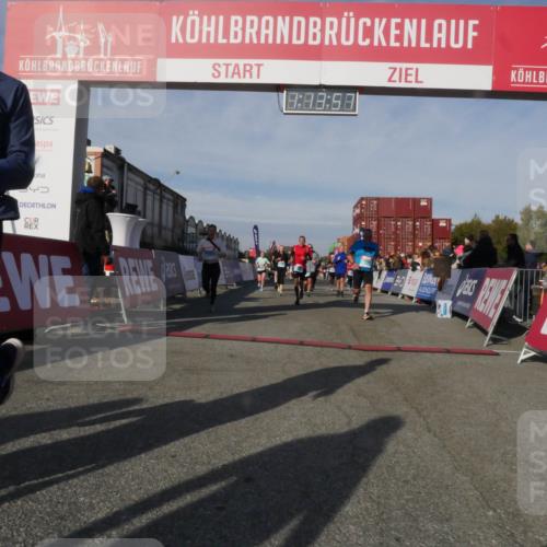 03.10.2025 - Köhlbrandbrückenlauf Matties Gatica Varas http://msf.ph/oto/9168172 03.10.2025 10:13:59 Ziel 1169, 1267, 1272, 1455, 1460, 1515, 1627, 1642, 1738, 1848, 2054, 2093, 3028, 3126, 3244, 3392, 3724 meine-sportfotos.de