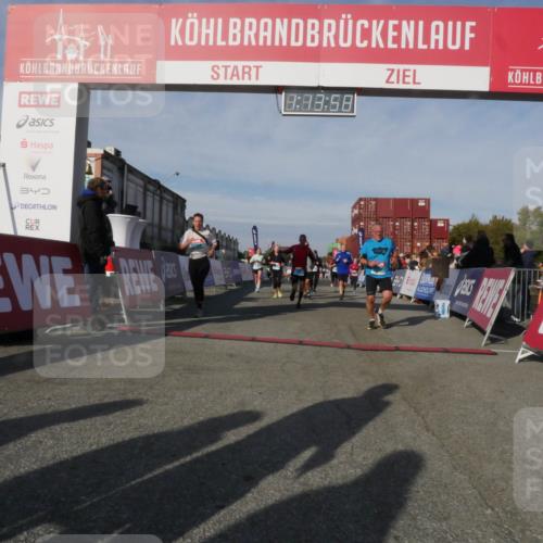 03.10.2025 - Köhlbrandbrückenlauf Matties Gatica Varas http://msf.ph/oto/9168173 03.10.2025 10:14:00 Ziel 1169, 1267, 1272, 1455, 1460, 1515, 1627, 1642, 1738, 1848, 2054, 2093, 3028, 3126, 3244, 3392, 3724, 3761 meine-sportfotos.de