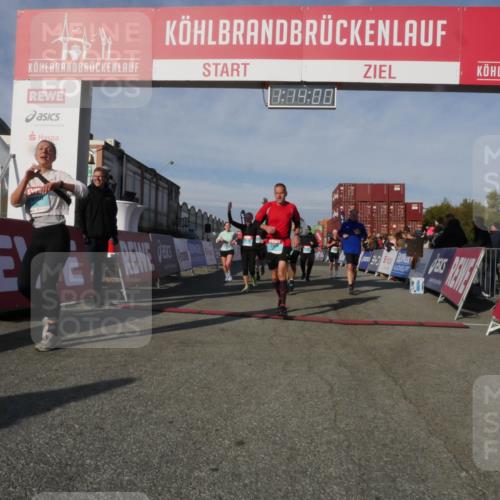 03.10.2025 - Köhlbrandbrückenlauf Matties Gatica Varas http://msf.ph/oto/9168177 03.10.2025 10:14:02 Ziel 1169, 1267, 1272, 1460, 1515, 1627, 1738, 1848, 2054, 2093, 3126, 3244, 3372, 3392, 3724, 3735, 3761 meine-sportfotos.de