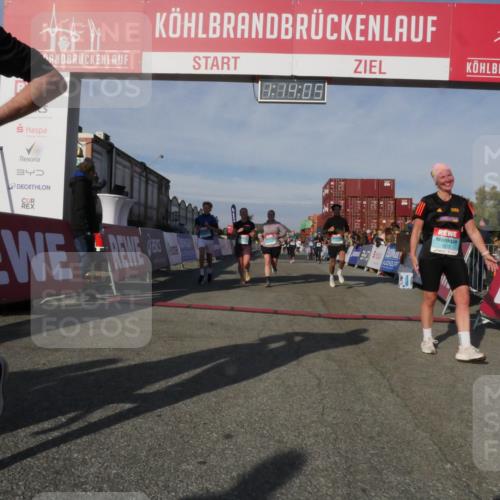 03.10.2025 - Köhlbrandbrückenlauf Matties Gatica Varas http://msf.ph/oto/9168188 03.10.2025 10:14:07 Ziel 1169, 1431, 1460, 1514, 1604, 1738, 2054, 2122, 3062, 3126, 3372, 3469, 3724, 3735, 3761, 3793 meine-sportfotos.de