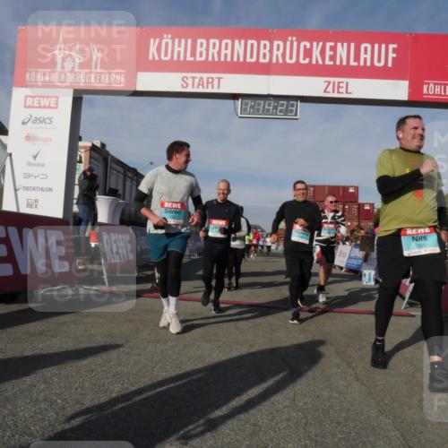 03.10.2025 - Köhlbrandbrückenlauf Matties Gatica Varas http://msf.ph/oto/9168225 03.10.2025 10:14:25 Ziel 1456, 1510, 1588, 1714, 1843, 1892, 1925, 2345, 2699, 2749, 3168, 3326, 3540, 3644, 3665, 3666 meine-sportfotos.de