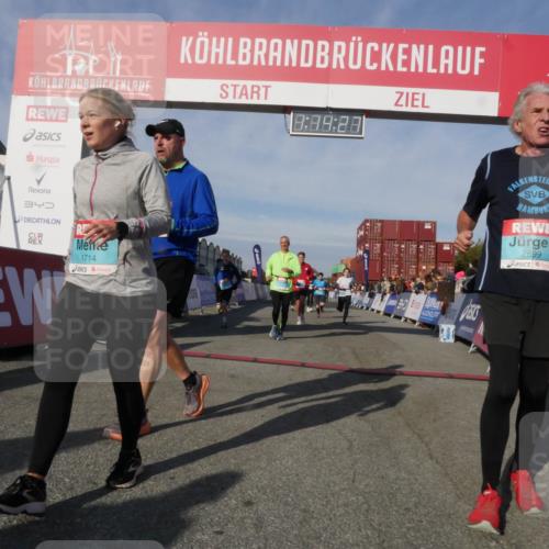 03.10.2025 - Köhlbrandbrückenlauf Matties Gatica Varas http://msf.ph/oto/9168232 03.10.2025 10:14:29 Ziel 1456, 1735, 1843, 1925, 2749, 3168, 3326, 3644, 3665, 3666 meine-sportfotos.de