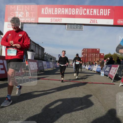 03.10.2025 - Köhlbrandbrückenlauf Matties Gatica Varas http://msf.ph/oto/9168241 03.10.2025 10:14:33 Ziel 1735, 1925, 2749, 3168, 3326 meine-sportfotos.de