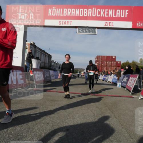 03.10.2025 - Köhlbrandbrückenlauf Matties Gatica Varas http://msf.ph/oto/9168242 03.10.2025 10:14:33 Ziel 1735, 1925, 2749, 3168, 3326 meine-sportfotos.de