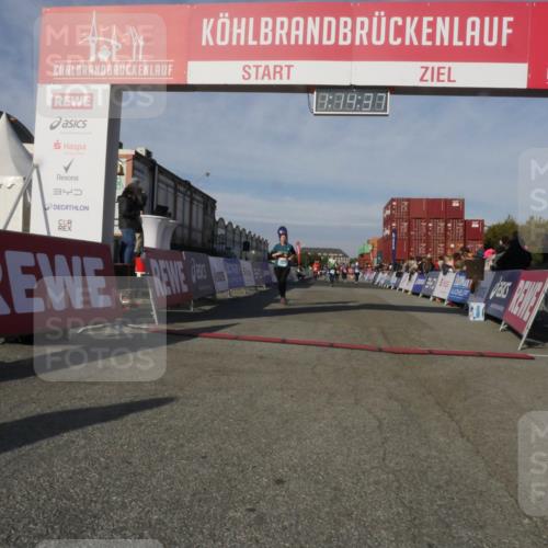 03.10.2025 - Köhlbrandbrückenlauf Matties Gatica Varas http://msf.ph/oto/9168253 03.10.2025 10:14:39 Ziel 1305, 1735, 1820, 2230, 2938, 2951, 2986, 3461, 3843 meine-sportfotos.de