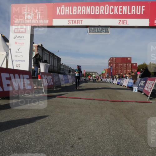 03.10.2025 - Köhlbrandbrückenlauf Matties Gatica Varas http://msf.ph/oto/9168254 03.10.2025 10:14:39 Ziel 1305, 1735, 1820, 2230, 2938, 2951, 2986, 3461, 3843 meine-sportfotos.de