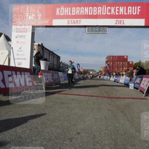 03.10.2025 - Köhlbrandbrückenlauf Matties Gatica Varas http://msf.ph/oto/9168256 03.10.2025 10:14:40 Ziel 1305, 1735, 1820, 2230, 2747, 2938, 2951, 2986, 3461, 3645, 3843 meine-sportfotos.de