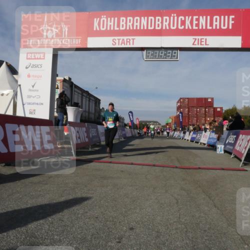 03.10.2025 - Köhlbrandbrückenlauf Matties Gatica Varas http://msf.ph/oto/9168257 03.10.2025 10:14:40 Ziel 1305, 1735, 1820, 2230, 2747, 2938, 2951, 2986, 3461, 3645, 3843 meine-sportfotos.de