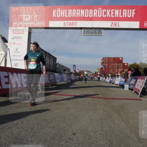 03.10.2025 - Köhlbrandbrückenlauf Matties Gatica Varas http://msf.ph/oto/9168261 03.10.2025 10:14:42 Ziel 1305, 1598, 1820, 2230, 2747, 2938, 2951, 2986, 3461, 3645, 3744, 3843 meine-sportfotos.de
