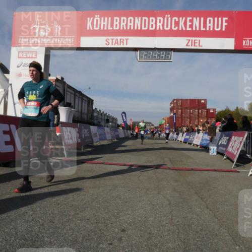 03.10.2025 - Köhlbrandbrückenlauf Matties Gatica Varas http://msf.ph/oto/9168262 03.10.2025 10:14:43 Ziel 1305, 1598, 1820, 2230, 2747, 2938, 2951, 2986, 3461, 3645, 3744, 3843 meine-sportfotos.de