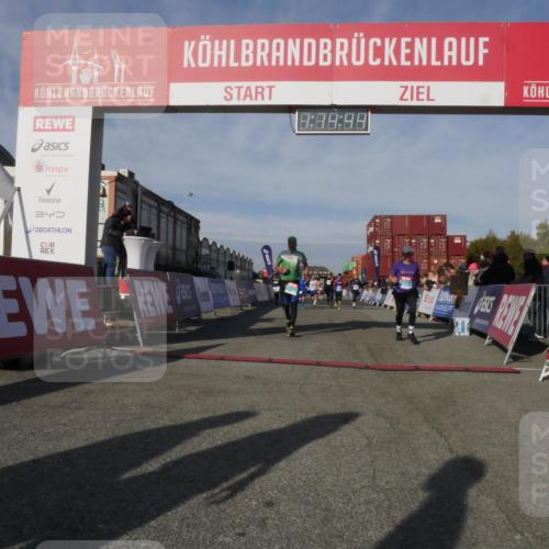 03.10.2025 - Köhlbrandbrückenlauf Matties Gatica Varas http://msf.ph/oto/9168268 03.10.2025 10:14:46 Ziel 1305, 1598, 1633, 1820, 2230, 2747, 2938, 2951, 2986, 3461, 3645, 3744, 3843 meine-sportfotos.de