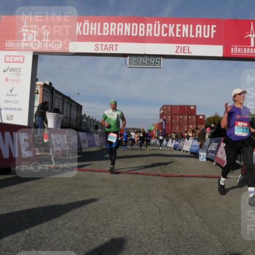 03.10.2025 - Köhlbrandbrückenlauf Matties Gatica Varas http://msf.ph/oto/9168271 03.10.2025 10:14:47 Ziel 1305, 1598, 1633, 1820, 2230, 2747, 2832, 2834, 2837, 2938, 2951, 3461, 3499, 3500, 3645, 3744, 3843 meine-sportfotos.de