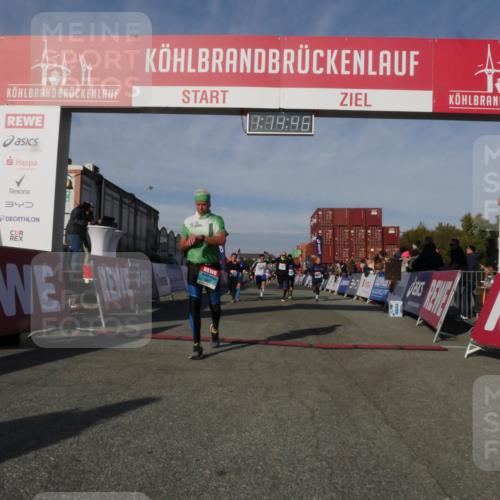 03.10.2025 - Köhlbrandbrückenlauf Matties Gatica Varas http://msf.ph/oto/9168272 03.10.2025 10:14:48 Ziel 1305, 1427, 1598, 1633, 1820, 2230, 2747, 2832, 2834, 2837, 2938, 2951, 3499, 3500, 3645, 3744, 3843 meine-sportfotos.de