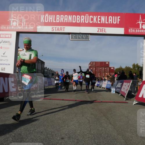 03.10.2025 - Köhlbrandbrückenlauf Matties Gatica Varas http://msf.ph/oto/9168275 03.10.2025 10:14:49 Ziel 1305, 1427, 1598, 1633, 1711, 1820, 2230, 2747, 2832, 2834, 2837, 2938, 2951, 3499, 3500, 3645, 3744, 3843 meine-sportfotos.de