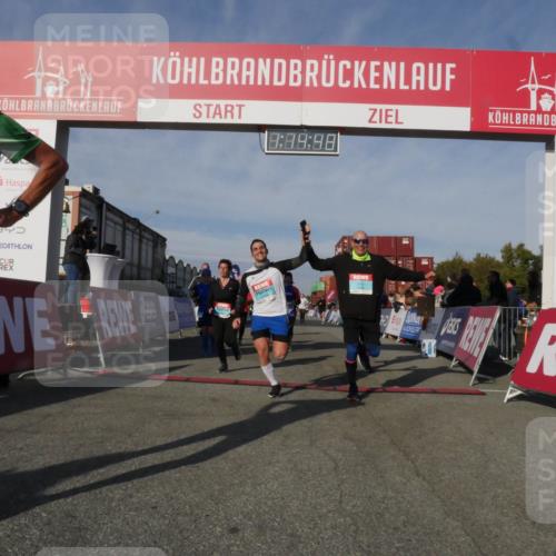 03.10.2025 - Köhlbrandbrückenlauf Matties Gatica Varas http://msf.ph/oto/9168277 03.10.2025 10:14:50 Ziel 1305, 1427, 1598, 1633, 1711, 1820, 2230, 2747, 2832, 2834, 2837, 2938, 2951, 3499, 3500, 3645, 3744, 3843 meine-sportfotos.de