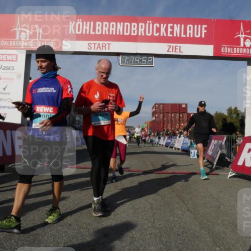 03.10.2025 - Köhlbrandbrückenlauf Matties Gatica Varas http://msf.ph/oto/9168286 03.10.2025 10:14:54 Ziel 1220, 1427, 1633, 1655, 1674, 1711, 2812, 2832, 2834, 2837, 3499, 3500, 3699, 3744 meine-sportfotos.de