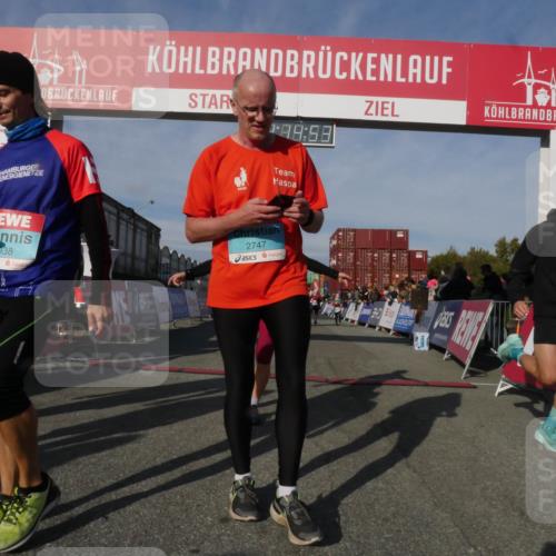 03.10.2025 - Köhlbrandbrückenlauf Matties Gatica Varas http://msf.ph/oto/9168287 03.10.2025 10:14:55 Ziel 1220, 1427, 1633, 1655, 1674, 1711, 2812, 2832, 2834, 2837, 3499, 3500, 3699 meine-sportfotos.de